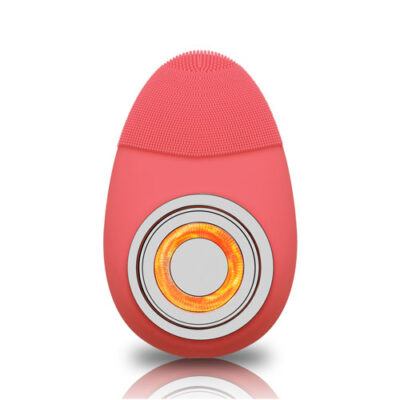 A silicone facial cleanser